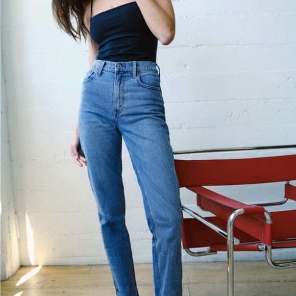 Abercrombie & Fitch Denim - “Rinse” Abercrombie & Fitch dark wash high rise Straight Leg Jeans